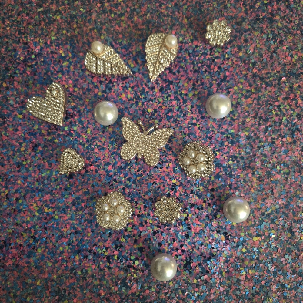 Jibbitz Show Charms 3 Qty - Picture 3 of 3